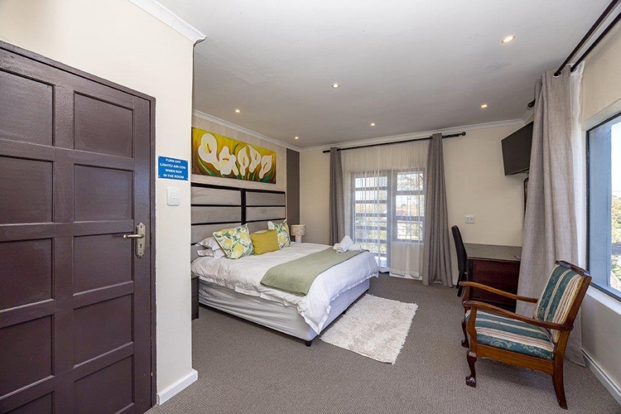 10 Bedroom Property for Sale in Milnerton Western Cape